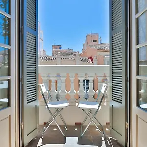  Apartment C74 - Marvelous 3 Bedroom In Historical